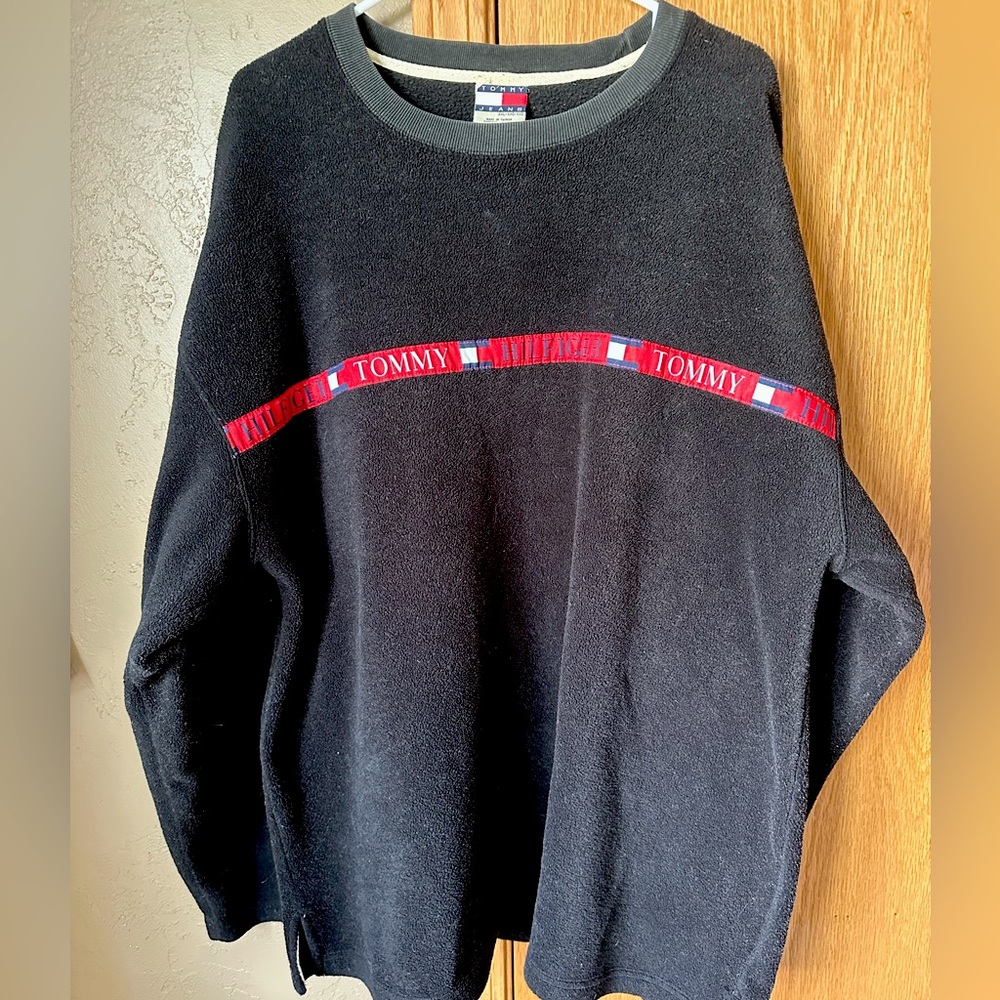 VINTAGE 90’s Tommy Hilfinger Men’s crewneck sweater